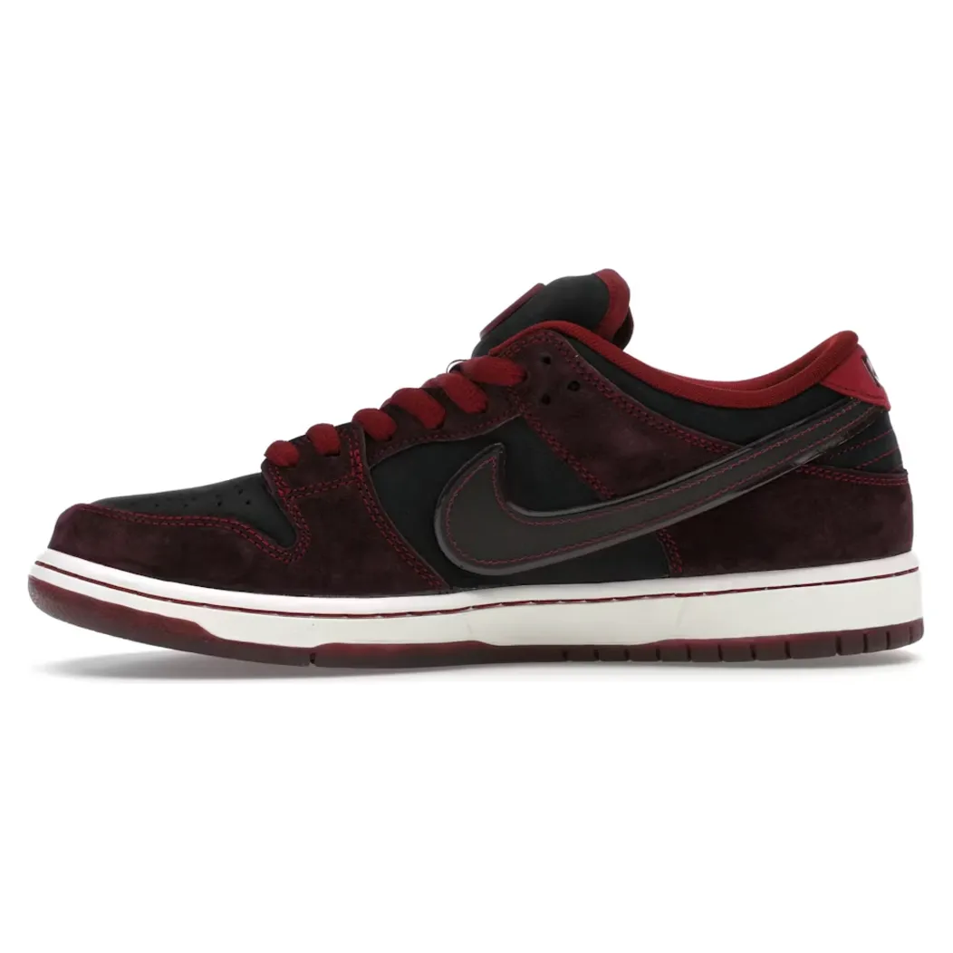 Nike SB Dunk Low Riot Skateshop Cross City