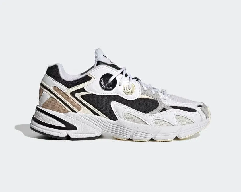 Adidas Astir Cloud White Core Black Cream White Fashionable Design Modern Mood