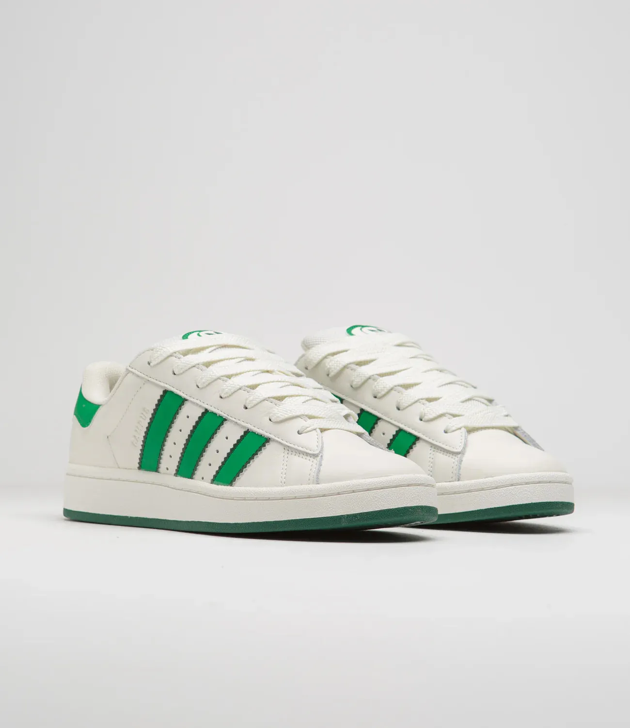 Stacked Heel Marathon Mode Adidas originals Campus Core White / Green / Off White