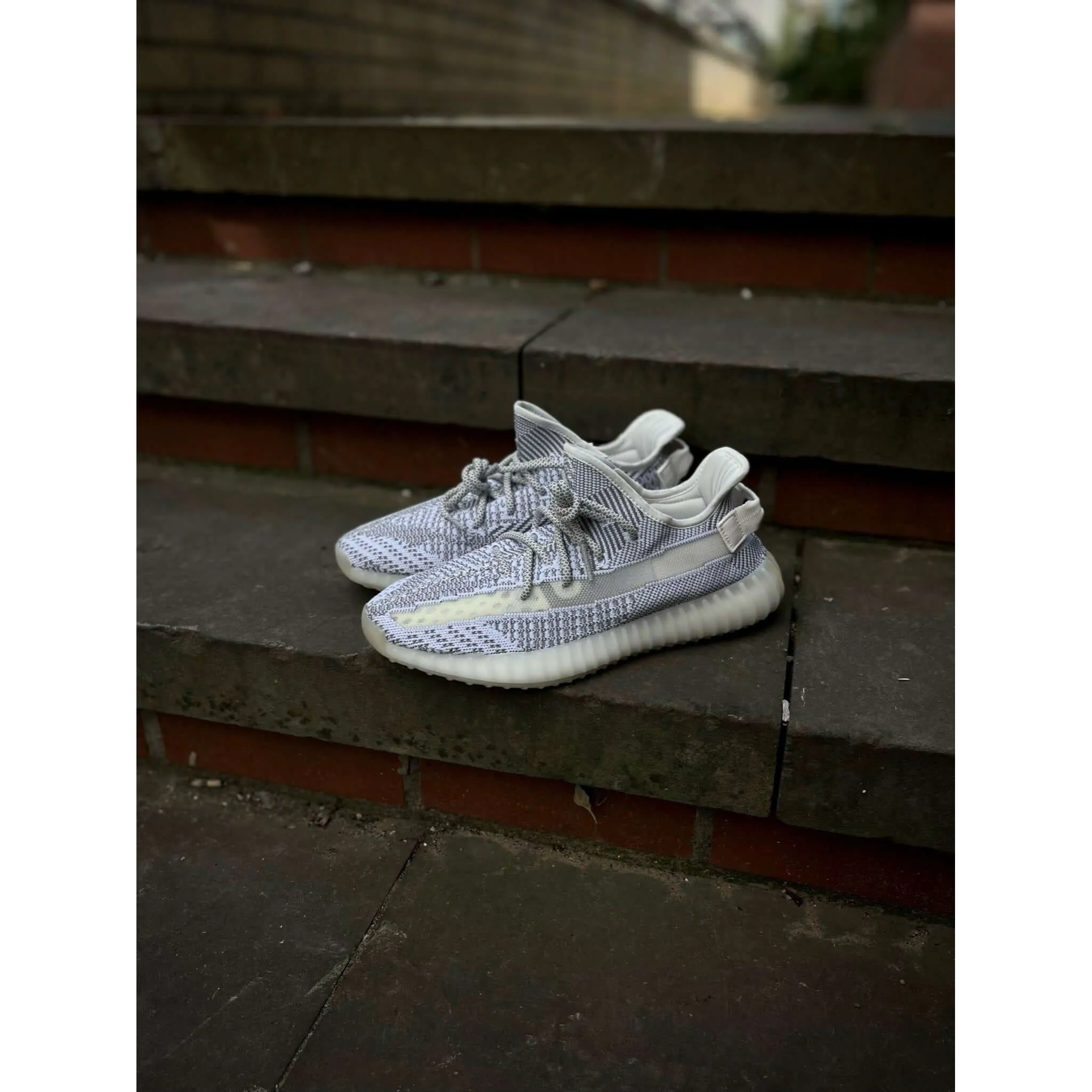 Adidas Yeezy Boost 350 V2 Static Square Toe Design