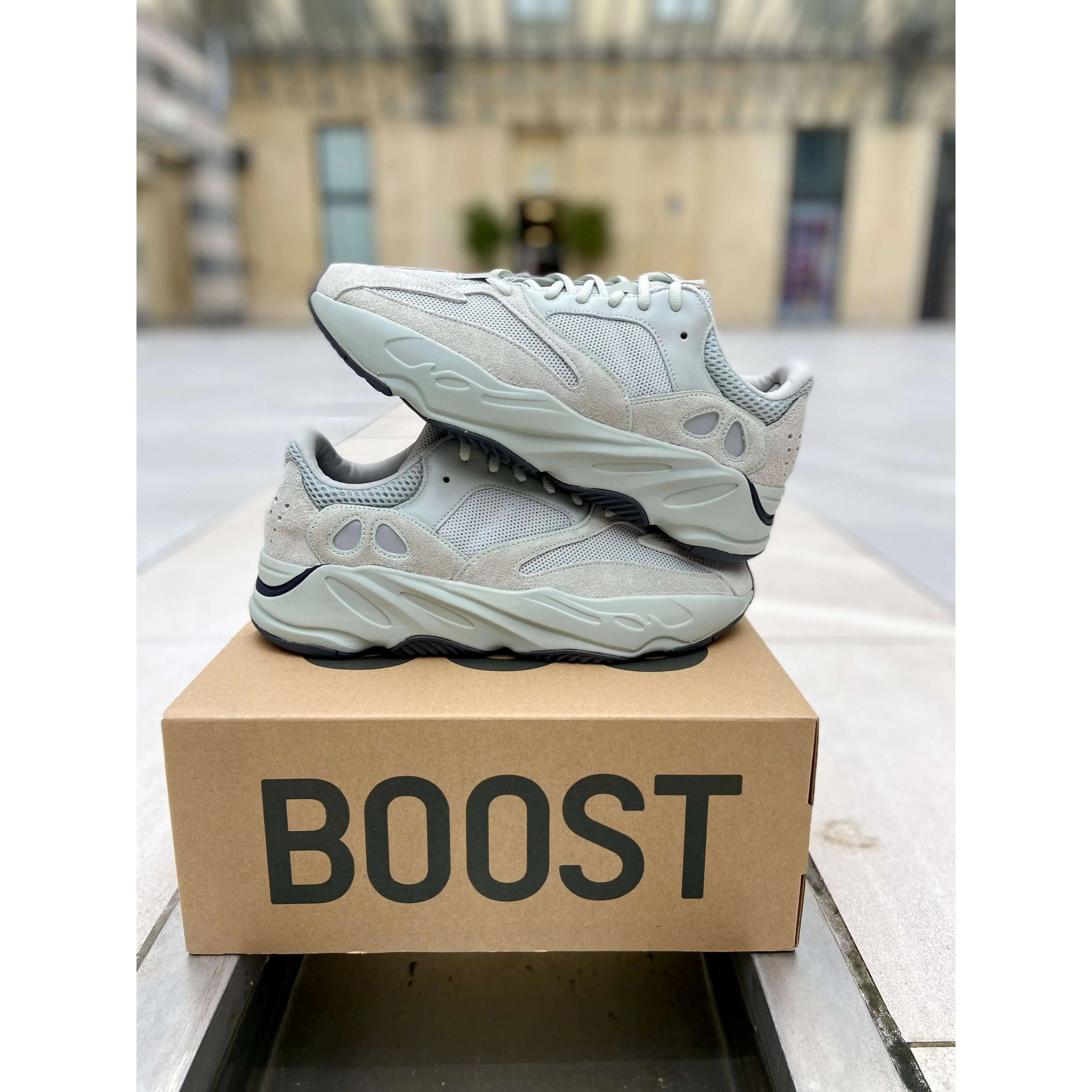 Tea Run Adidas Yeezy Boost 700 Salt