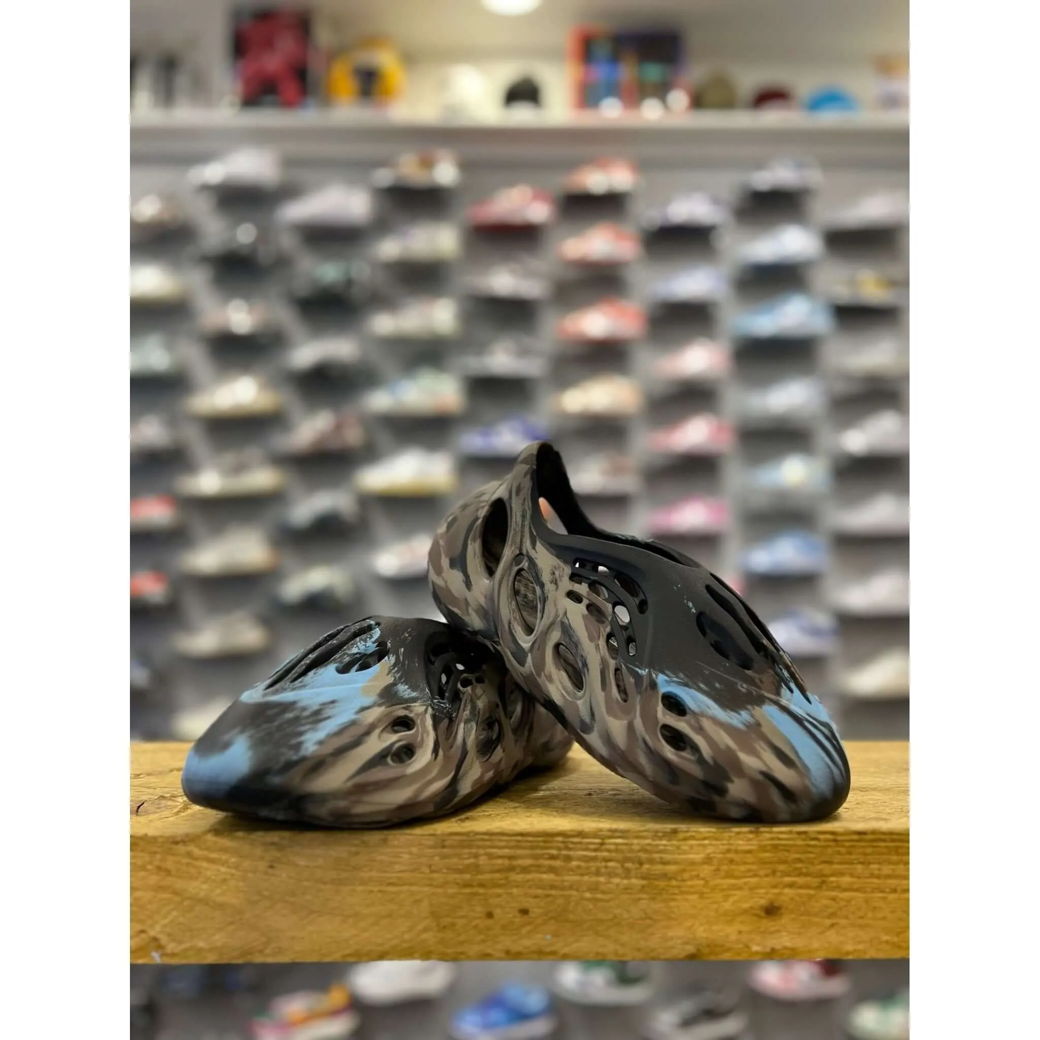 adidas Yeezy Foam RNR MX Cinder Comfortable Slip Fit