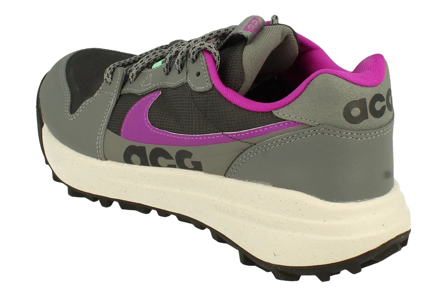 running in the countryside Nike Acg Lowcate Mens Trainers Dx2256 002