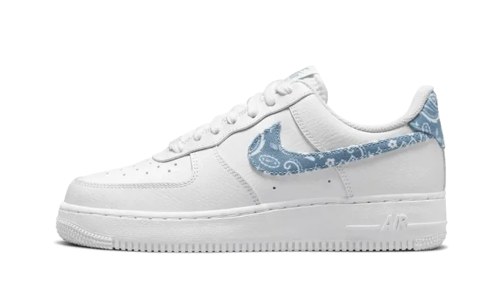 Slide Step Air Force 1 Low '07 Essential White Worn Blue Paisley