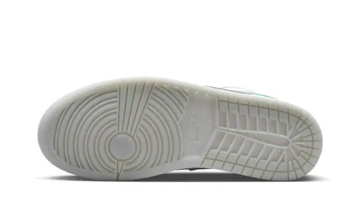 Daily Runs Air Jordan 1 Low SE New Emerald Grey