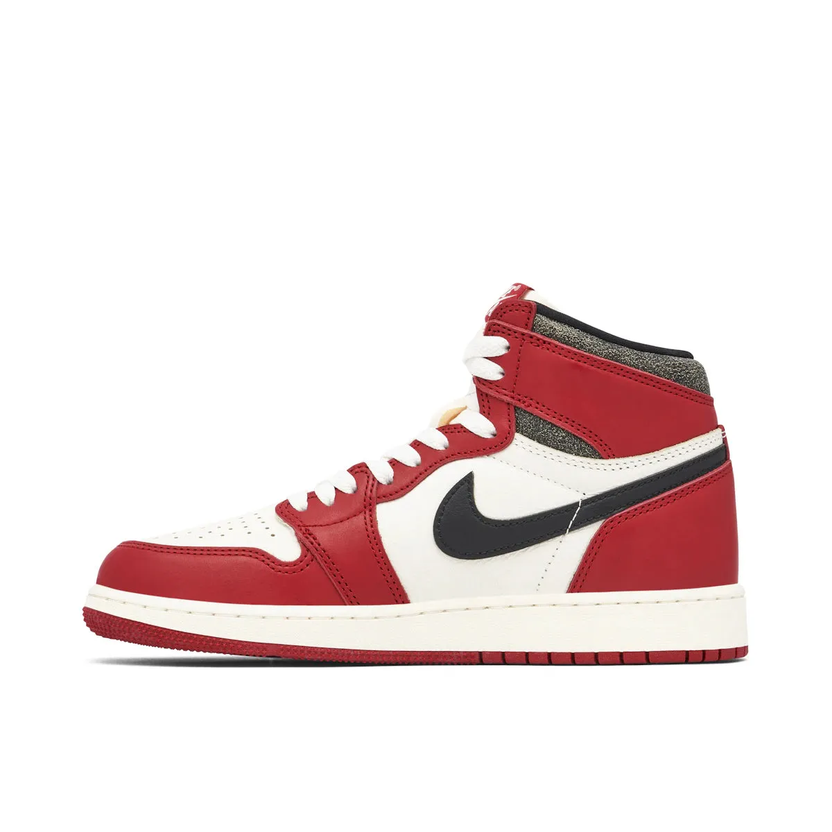 Jordan 1 Retro High OG Chicago Lost and Found (GS) running in a reservoir area shoes machine - washable running option