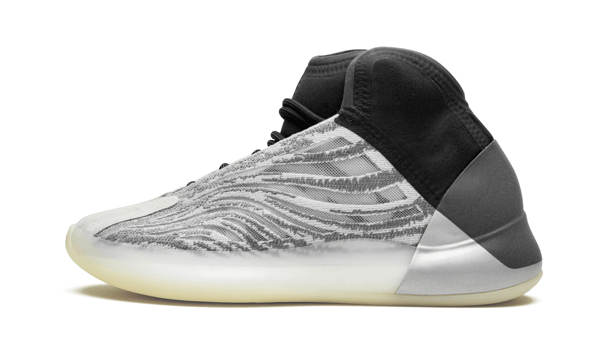 Smooth Surface Fashionable Sole Yeezy QNTM (Lifestyle Model)