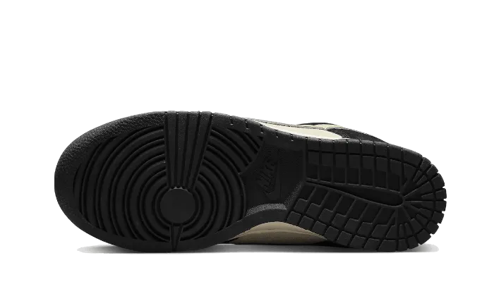 Kick Style Dunk Low LX Black Team Gold