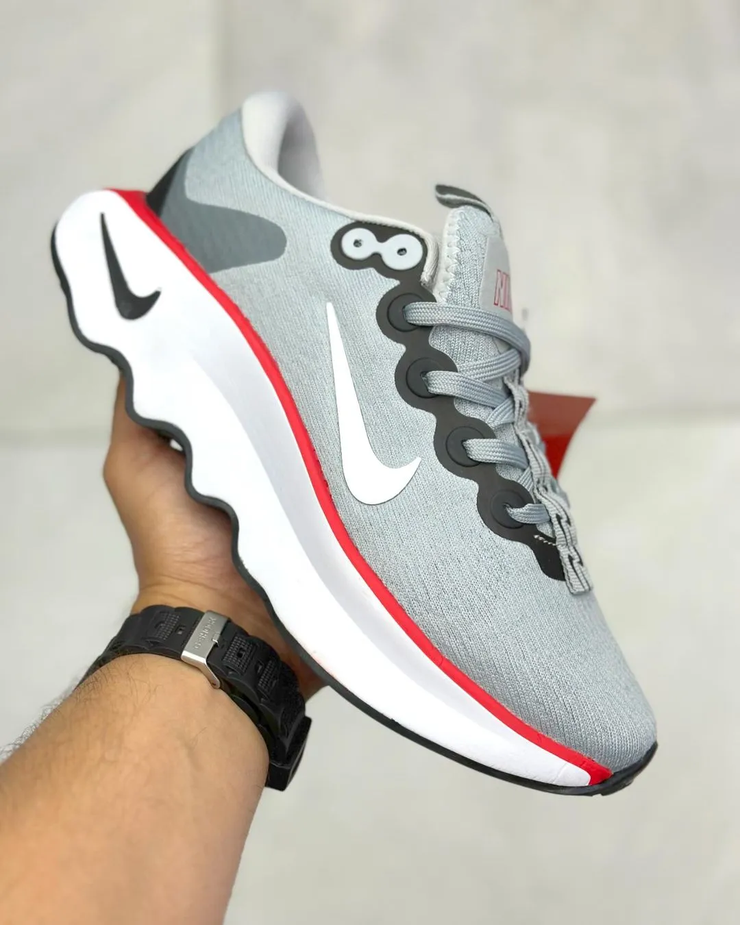 Nike Motiva Zoom Grey/Red/White Motion Friendly