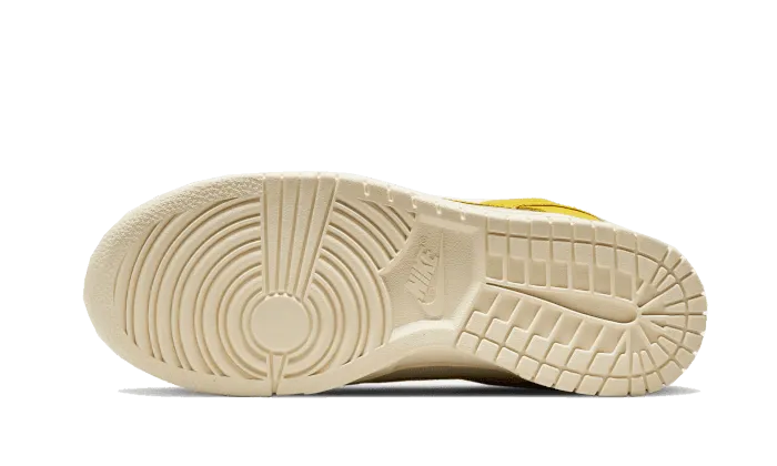 Compression Molded Soles Lightweight Feel Dunk Low Banana