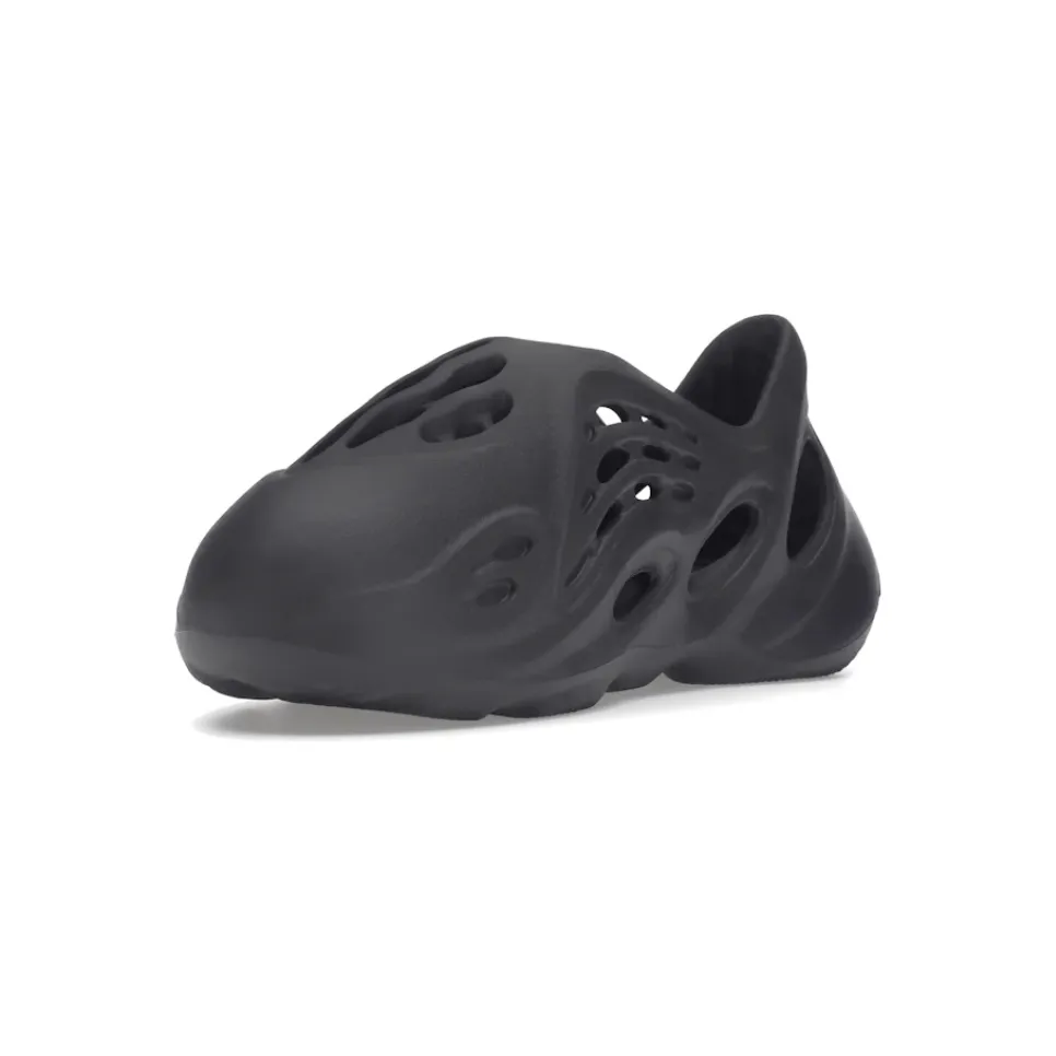 Yeezy Foam RNNR Onyx (Kids) Flexible Ease Slip On Feature
