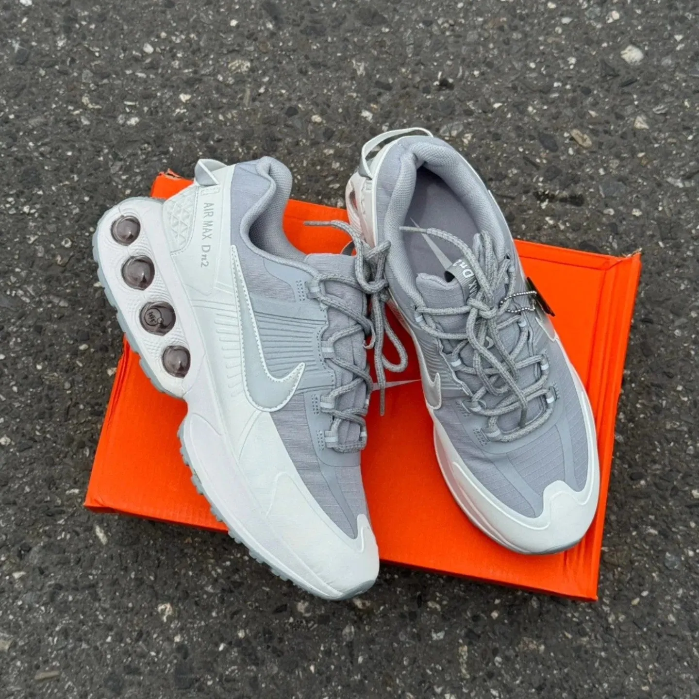 Stabilizing Heel Cage Walking Nike Air Max Dn2