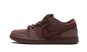 AllPurpose Textured Grip Pattern SB Dunk Low City Of Love Burgundy Crush