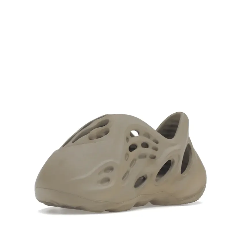 Yeezy Foam RNNR Stone Sage (Infants) Easy Go Slip Foot Comfort Walk