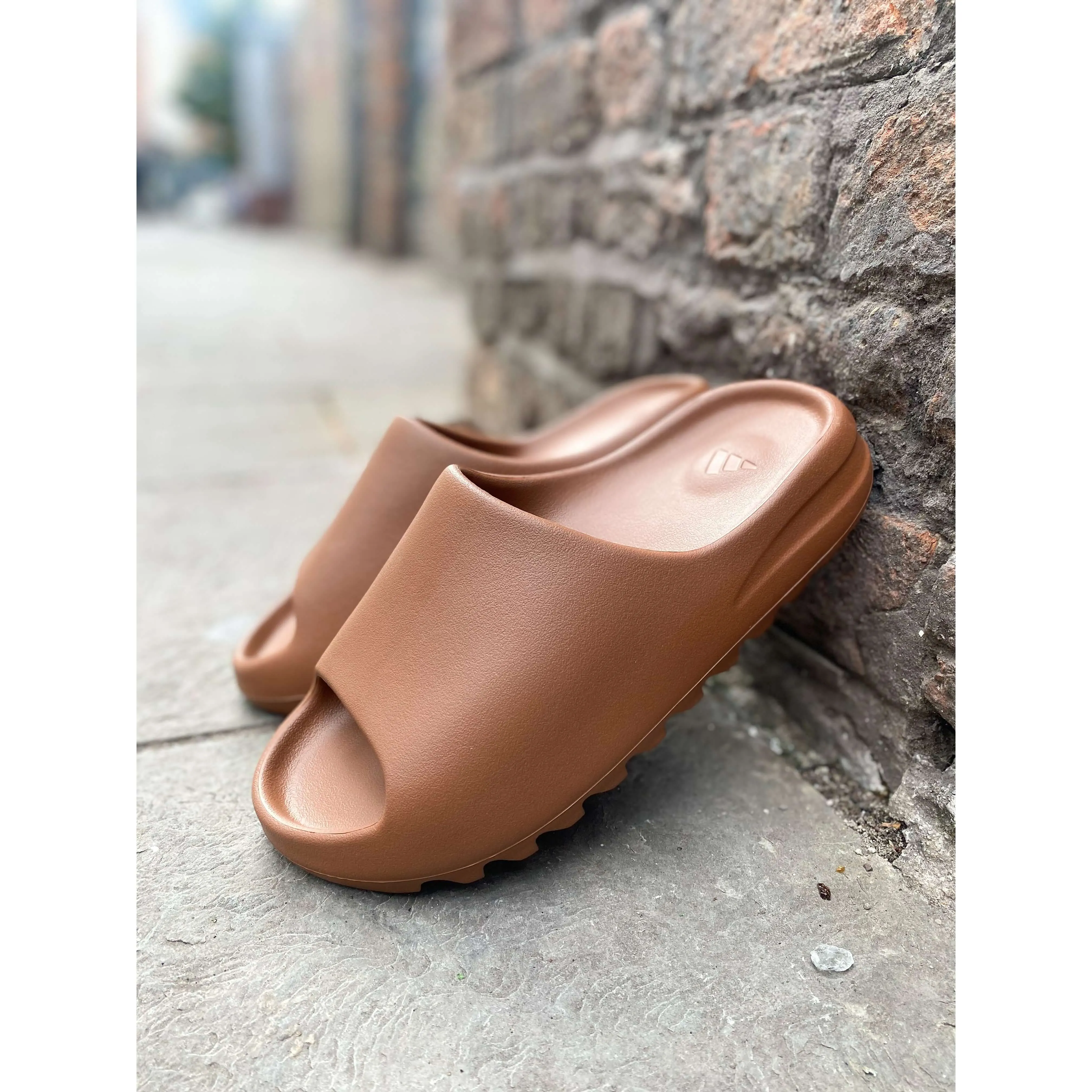 adidas Yeezy Slide Flax Sleek And Comfy Comfortable Durability