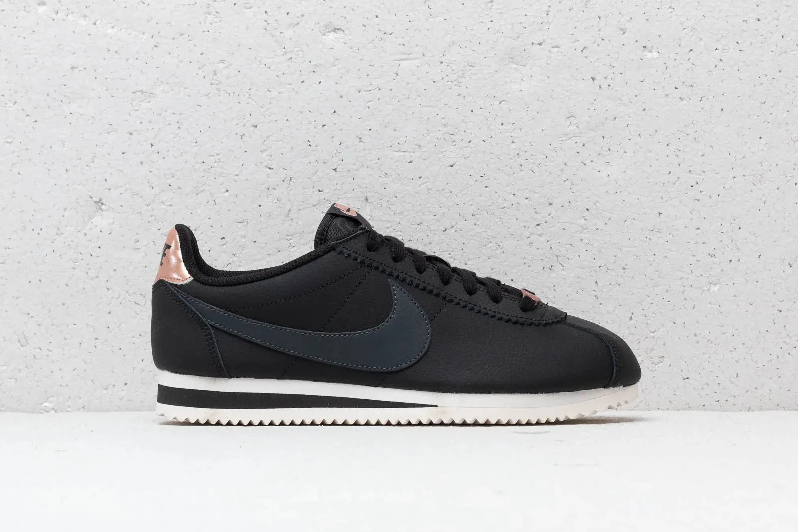 ShockDispersion Nike CLASSIC CORTEZ LEATHER WMNS