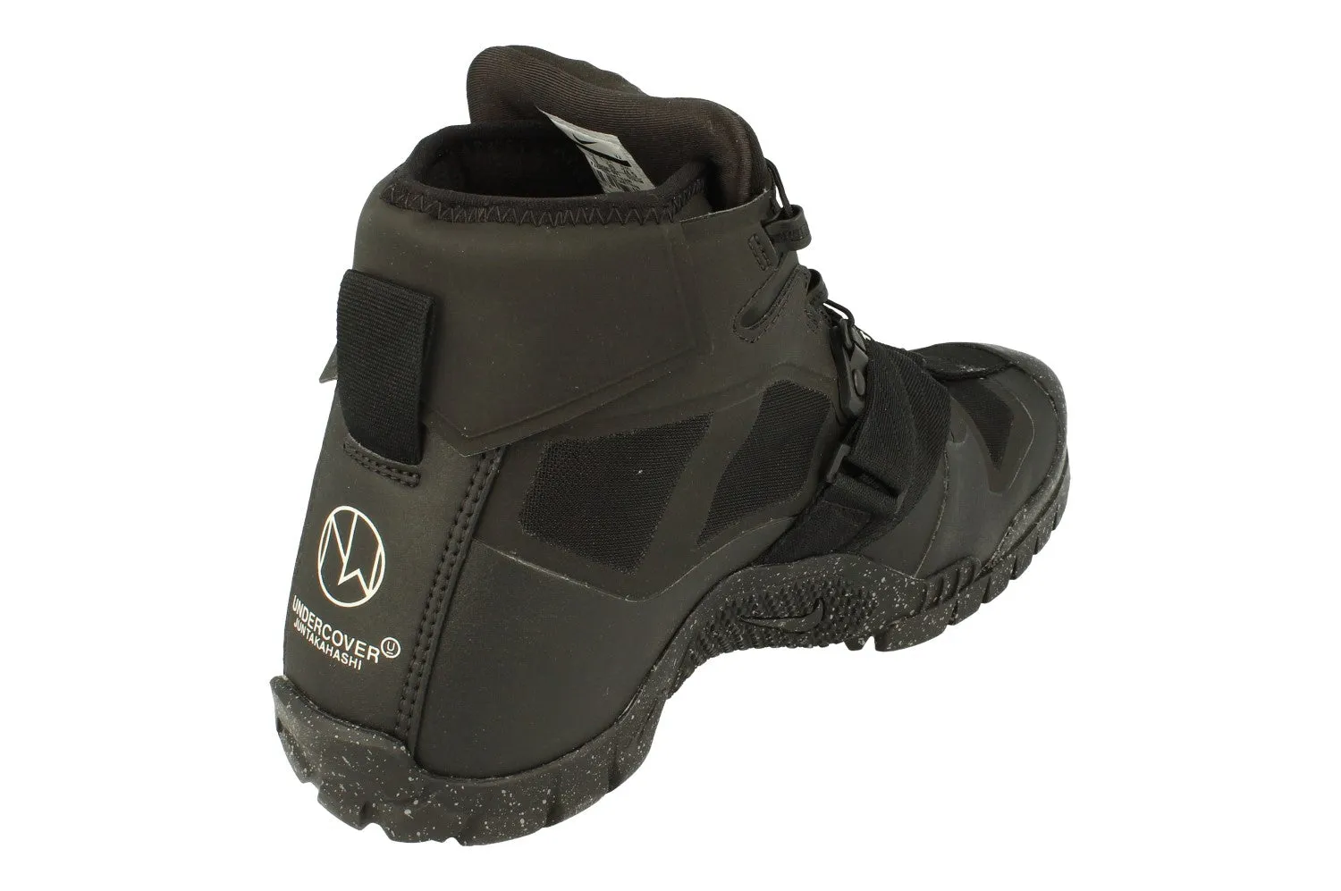 Nike Sfb Mountain / Undercover Mens Trainers Bv4580 Sneakers 001 running in a tundra area Sweat - wicking