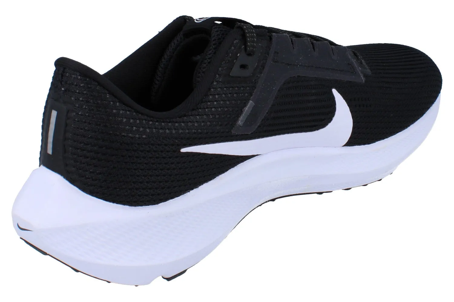 Nike Air Zoom Pegasus 40 Mens DV3853 001 zipper closure shoes running in humid conditions