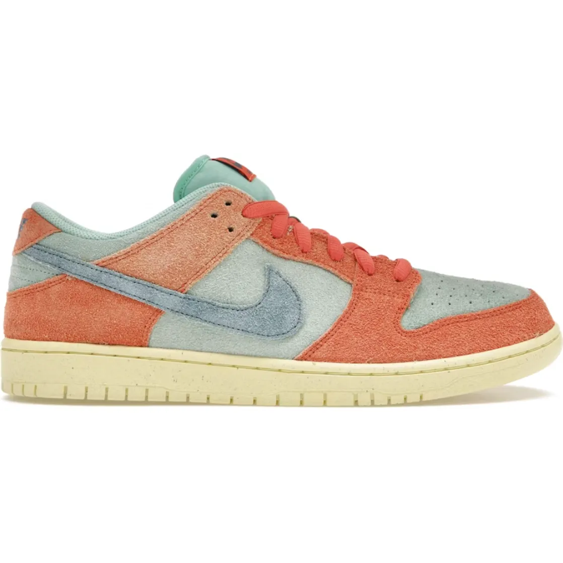 Nike SB Dunk Low Orange Emerald Rise Neutral Pace Hyperlock Heel Counter