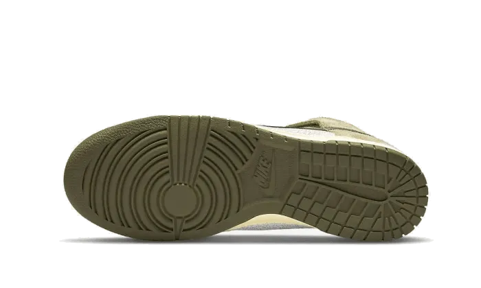 Dunk High Retro Re-Raw Halloween (2021) Free Motion Sporty Look