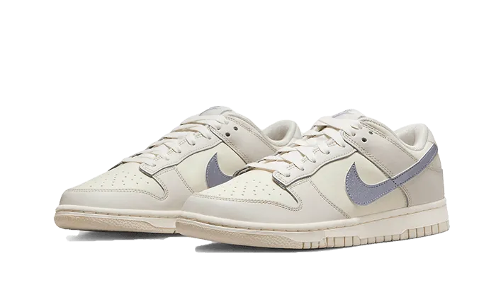 Iconic support Dunk Low Oxygen Purple