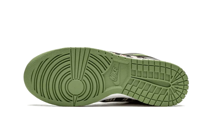 Dunk Low SE Black Multi-Camo (Crazy Camo) Elevated durability Air Cushioned Sole