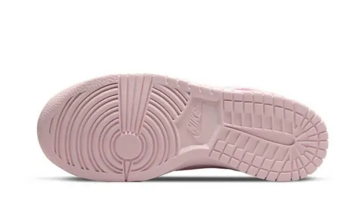Walking   Friendly Dunk Low SE Prism Pink