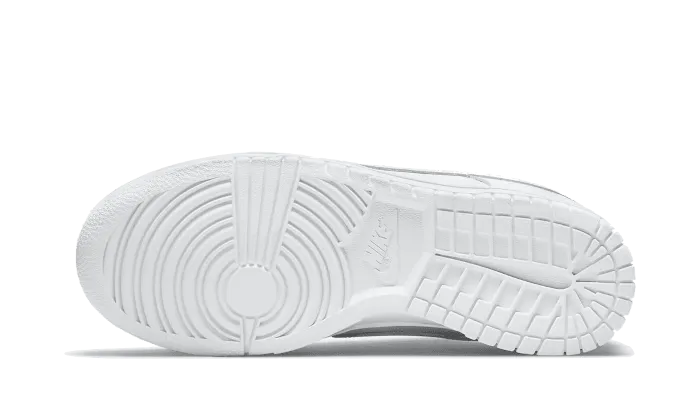 Dunk Low Triple White (2021) Secure fit Enhanced comfort