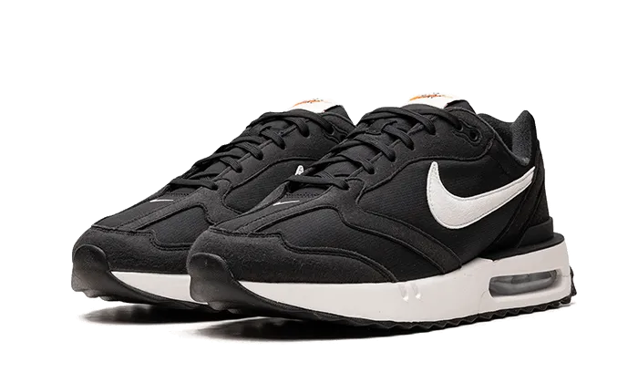 Air Max Dawn Black White Anti Slip Outsole Pattern