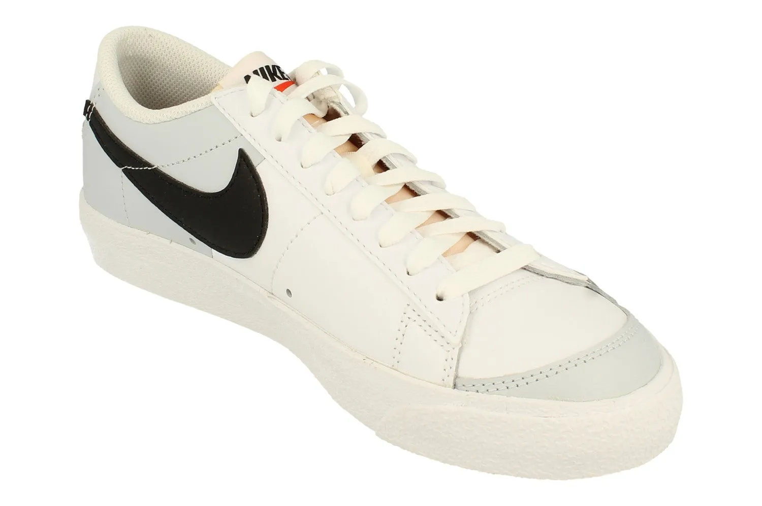 Cool Down LaceAdjustment Nike Blazer Low 77 VNTG Mens Trainers DZ3480 100