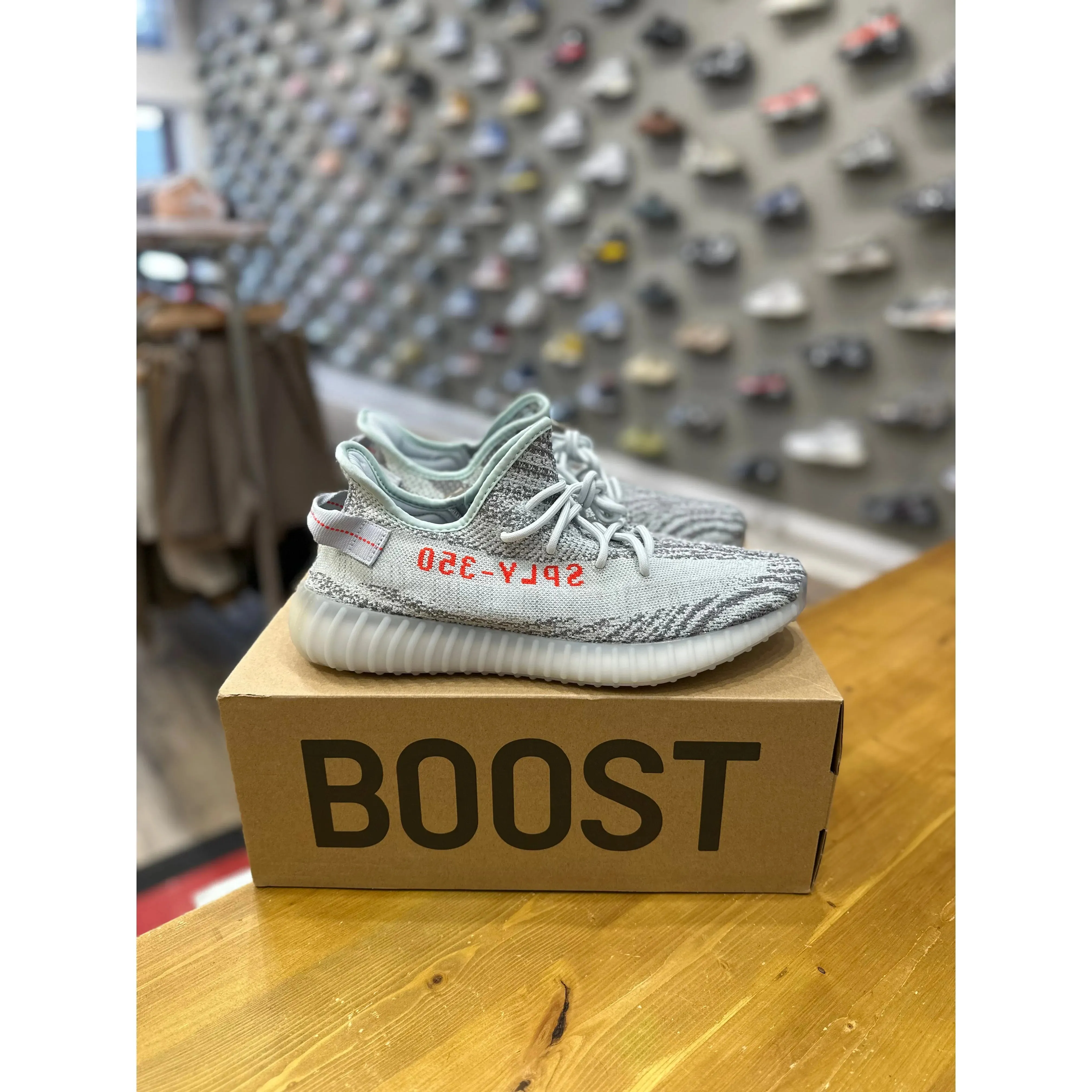 Universal Style adidas Yeezy Boost 350 V2 Blue Tint