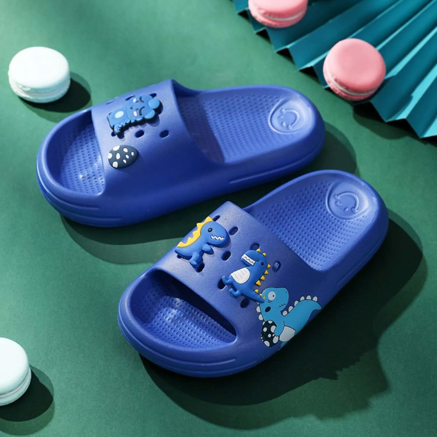 Eliogn Slide Sandals for Boys and Girls Anti-Slip Pillow Slippers Ultra Light Home Slippers Shower Summer Sandals Water Shoes (Little Kid/Big Kid)