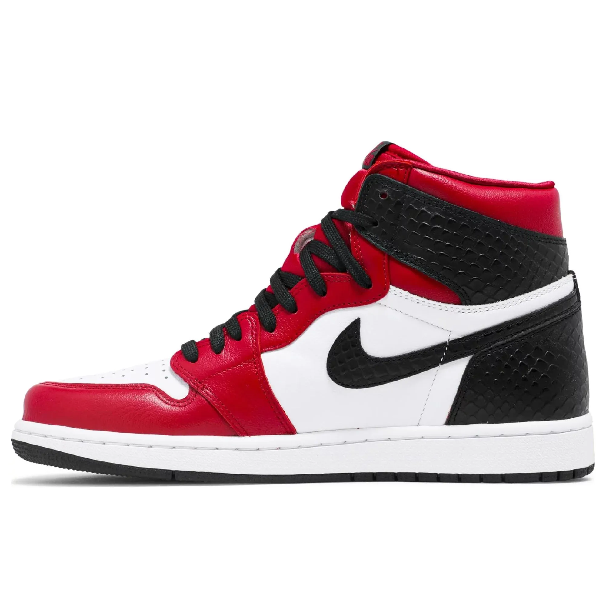 easy - to - clean - design shoes perforated - design Air Jordan 1 Retro High Satin Snake Chicago (W)