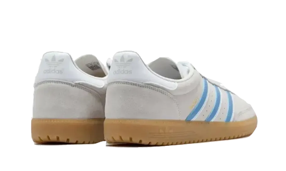 Hand 2 Grey One Light Blue Ferry Dock