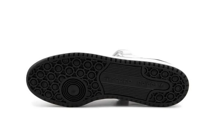 Forum Low White Black Fashion Lane Pose Shot