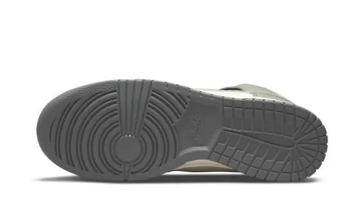Dunk High Vintage Light Bone Grey Dynamic Movement Durable Outsoles