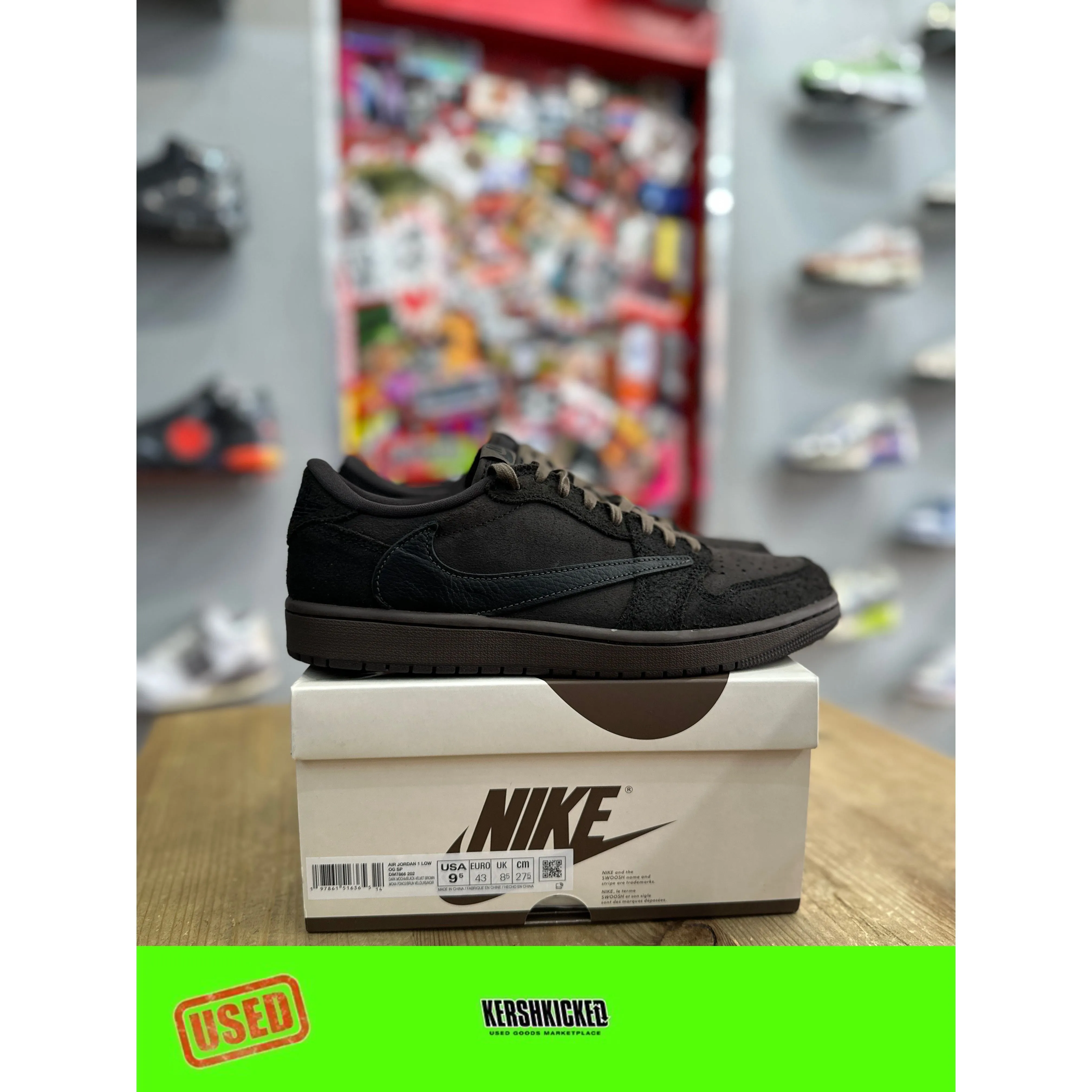 Jordan 1 Retro Low OG SP Travis Scott Velvet Brown UK 8.5. packable shoes