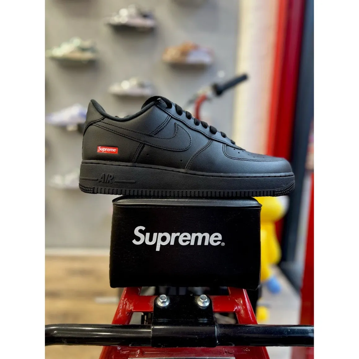 Crisp Design Nike Air Force 1 Low Supreme - Black