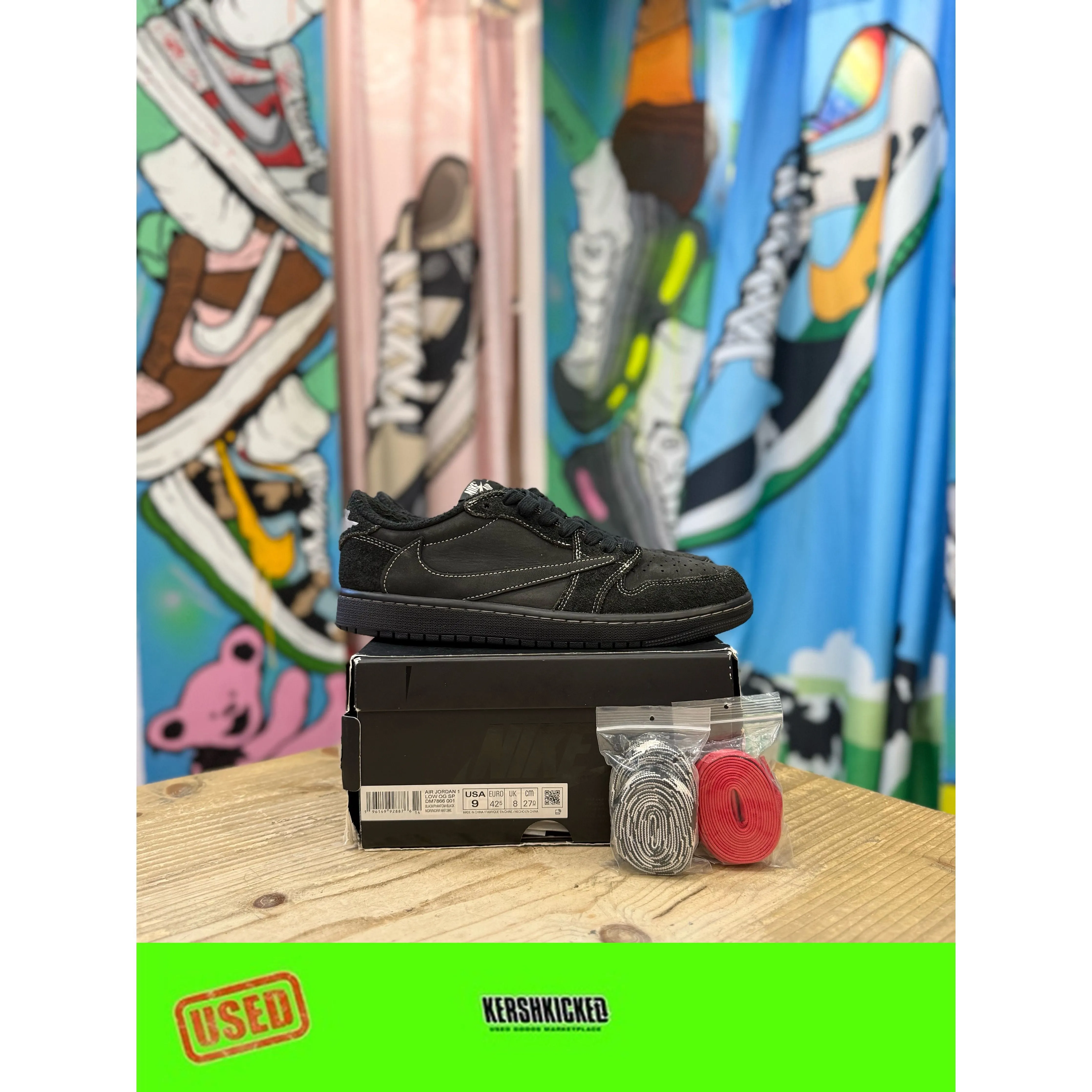 limited - edition running shoes cloudy day running shoe circumstance Jordan 1 Low Travis Scott Black Phantom UK8