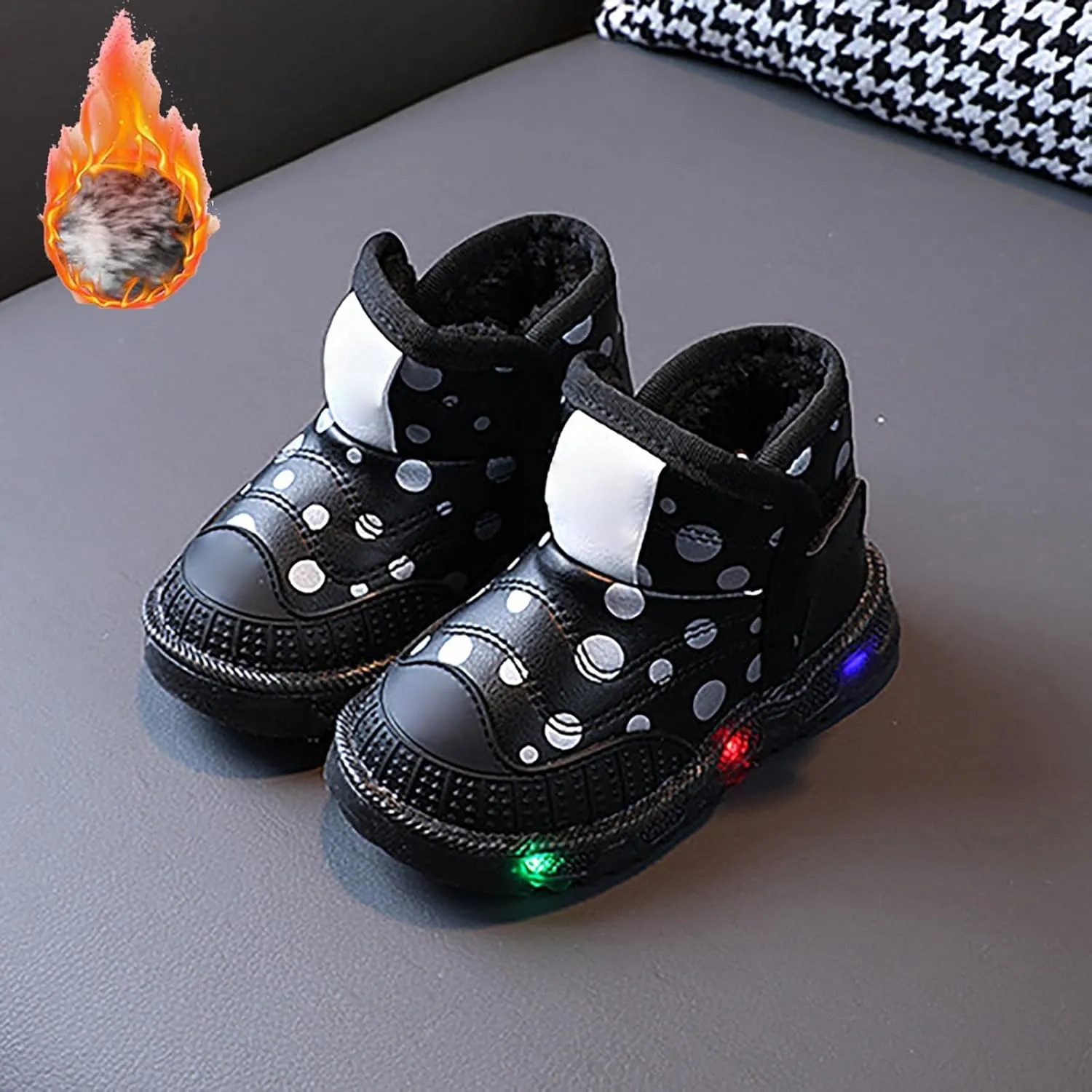 Kids LED Light Up Shoes Baby Girls Boys Breathable Flashing Slip-On Sneakers Shiny Luminous Trainers for Toddler Gifts