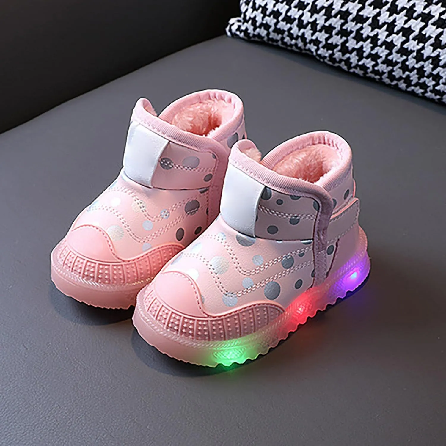 Kids LED Light Up Shoes Baby Girls Boys Breathable Flashing Slip-On Sneakers Shiny Luminous Trainers for Toddler Gifts