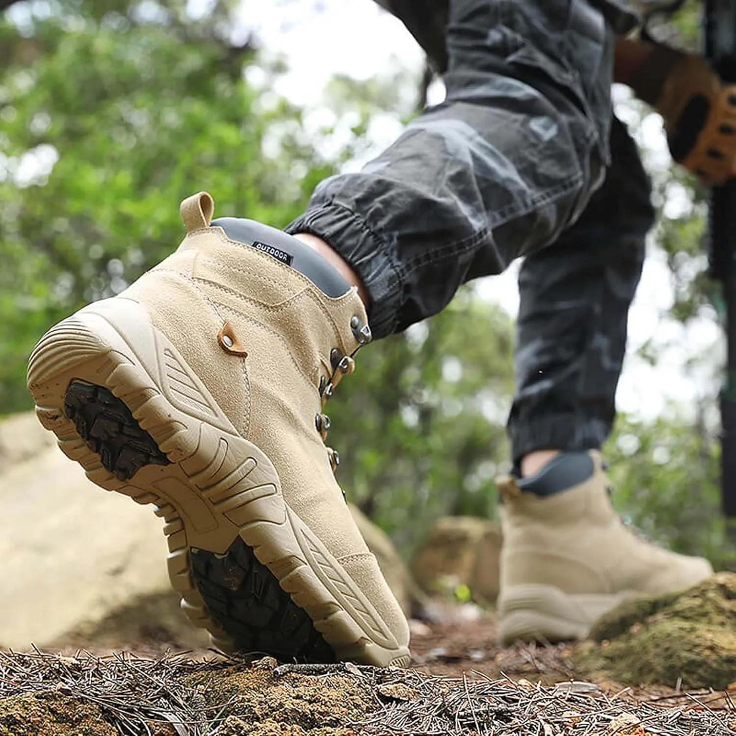 Large size outdoor ultra light military boots, high top mountaineering workwear boots