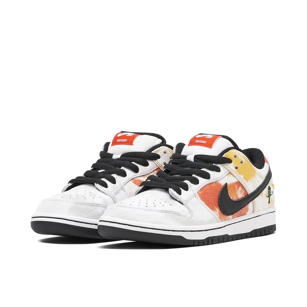 Nike SB Dunk Low Raygun Tie-Dye White Plush Lining Footwear Essential