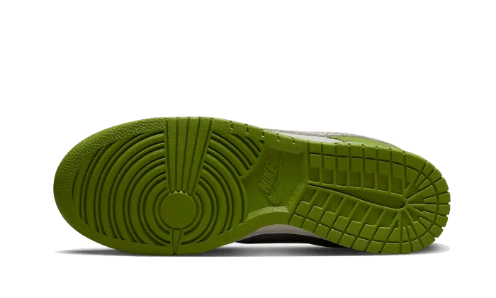 Comfort Grip Dunk Low AS Safari Swoosh Chlorophyll