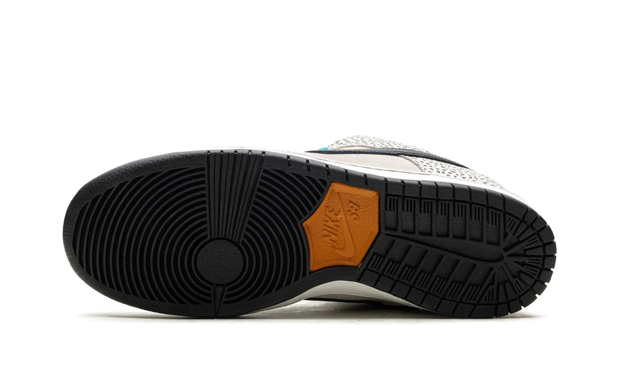 Contrasting Colors Anatomical Contouring Nike Dunk Low SB Safari Olympics