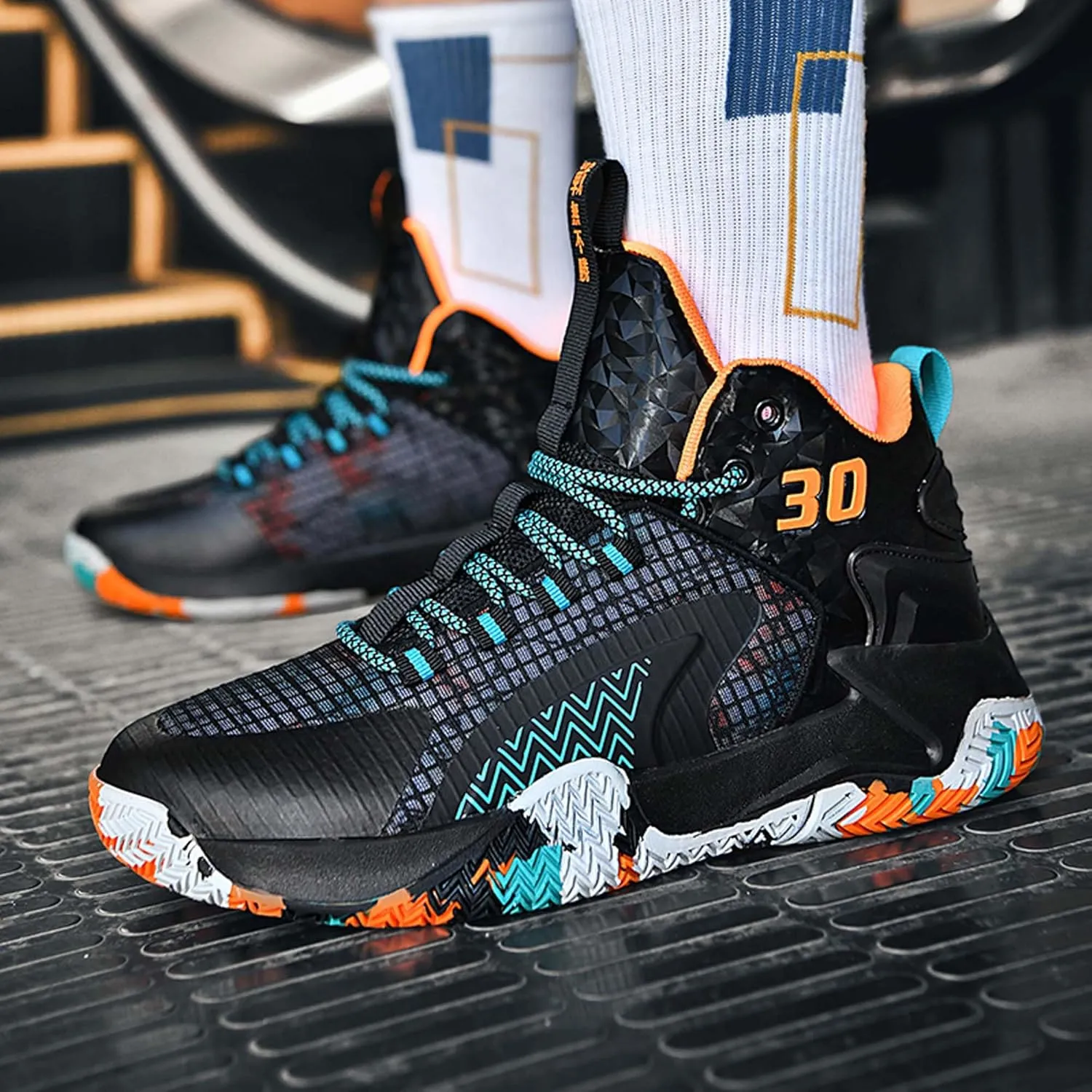 Mens and Womens White Basketball Sneakers Lace Up Mid Top Running Shoes Comfortable and Breathable Casual Walking Shoes Wear Resistant and Durable Outdoor Travel Shoes Skateboarding Shoes
