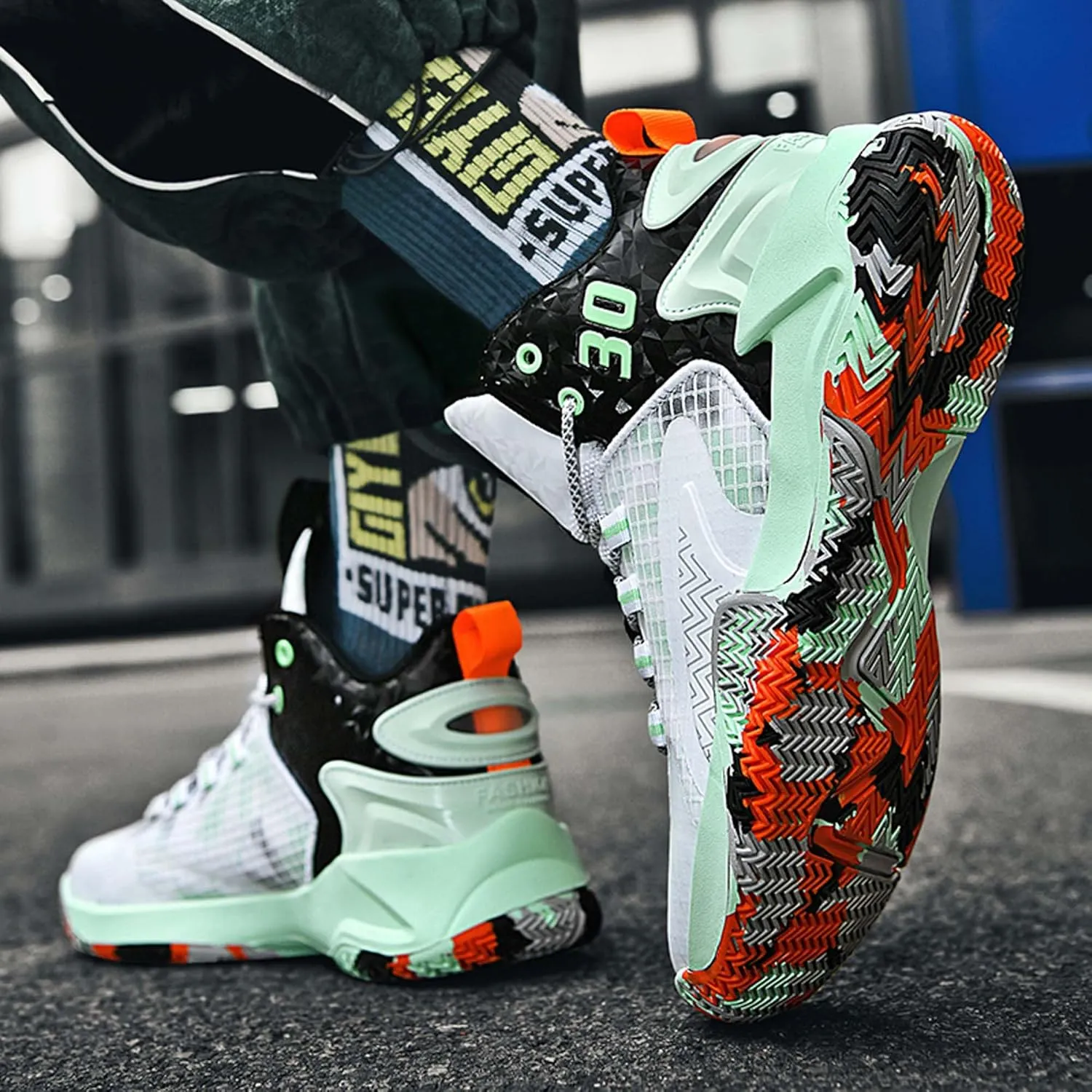 Mens and Womens White Basketball Sneakers Lace Up Mid Top Running Shoes Comfortable and Breathable Casual Walking Shoes Wear Resistant and Durable Outdoor Travel Shoes Skateboarding Shoes