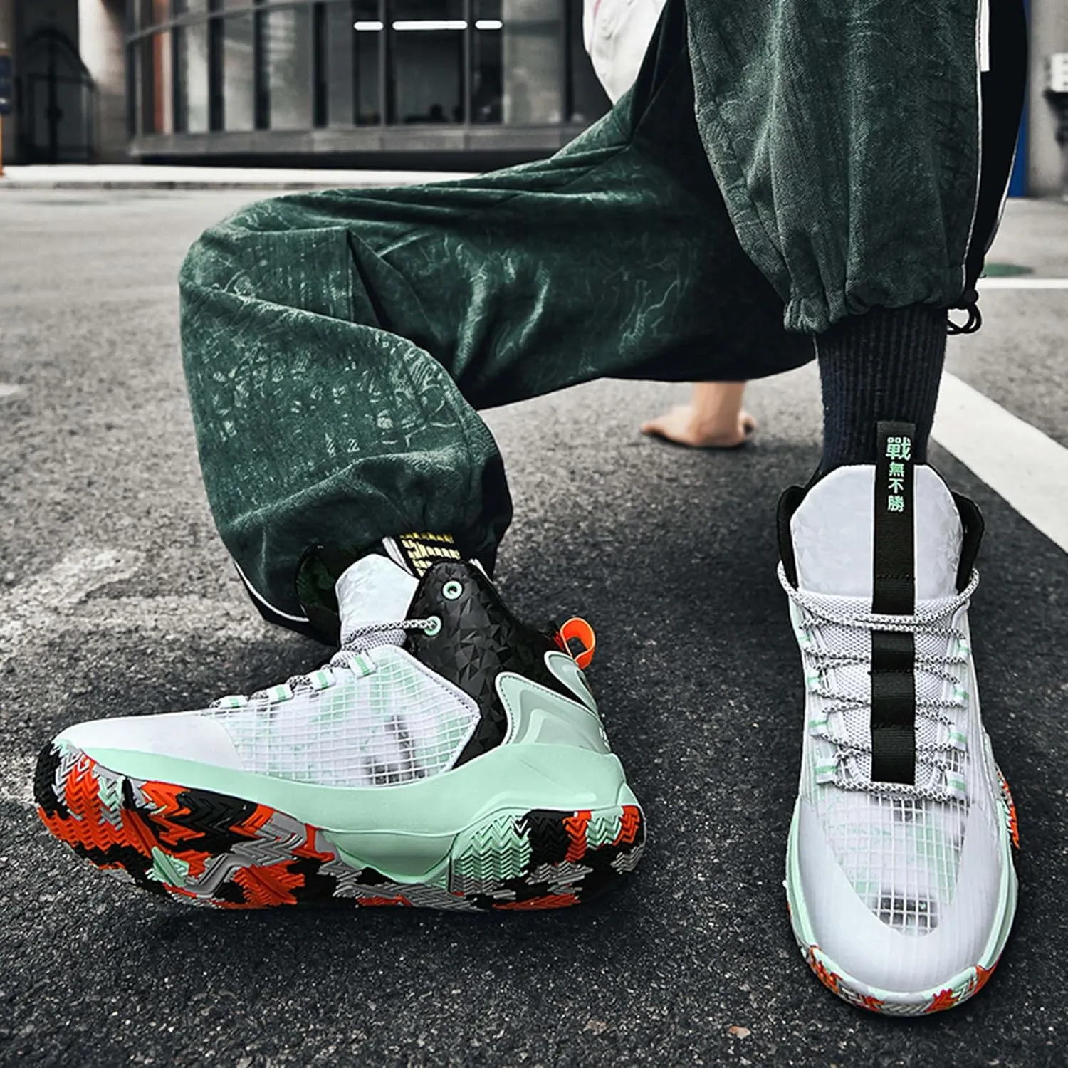 Mens and Womens White Basketball Sneakers Mid Top Lace Up Running Shoes Wear Resistant and Durable Outdoor Travel Shoes Comfortable and Breathable Casual Sneakers Skateboarding Shoes
