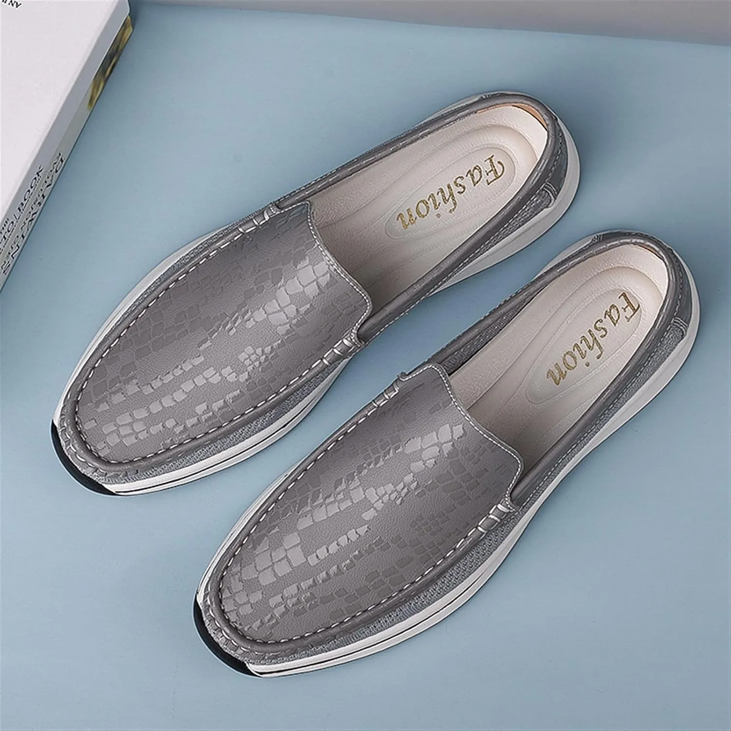 Men's Loafers Round Toe Breathable Lightweight Driving Loafers Flat Heel Lightweight Slip Resistant Party Slip-ons