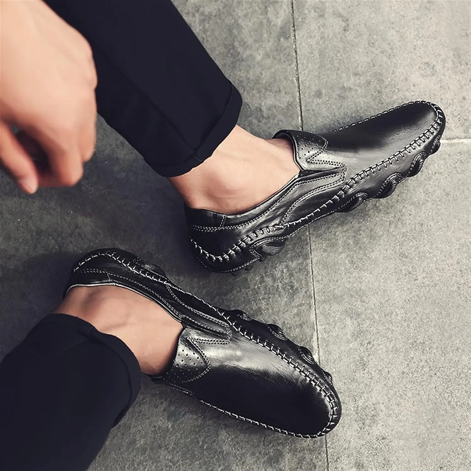 Mens Loafers Shoe Lightweight Driving Loafers Breathable Leather Comfortable Lightweight Flat Heel Wedding Outdoor Slip-on